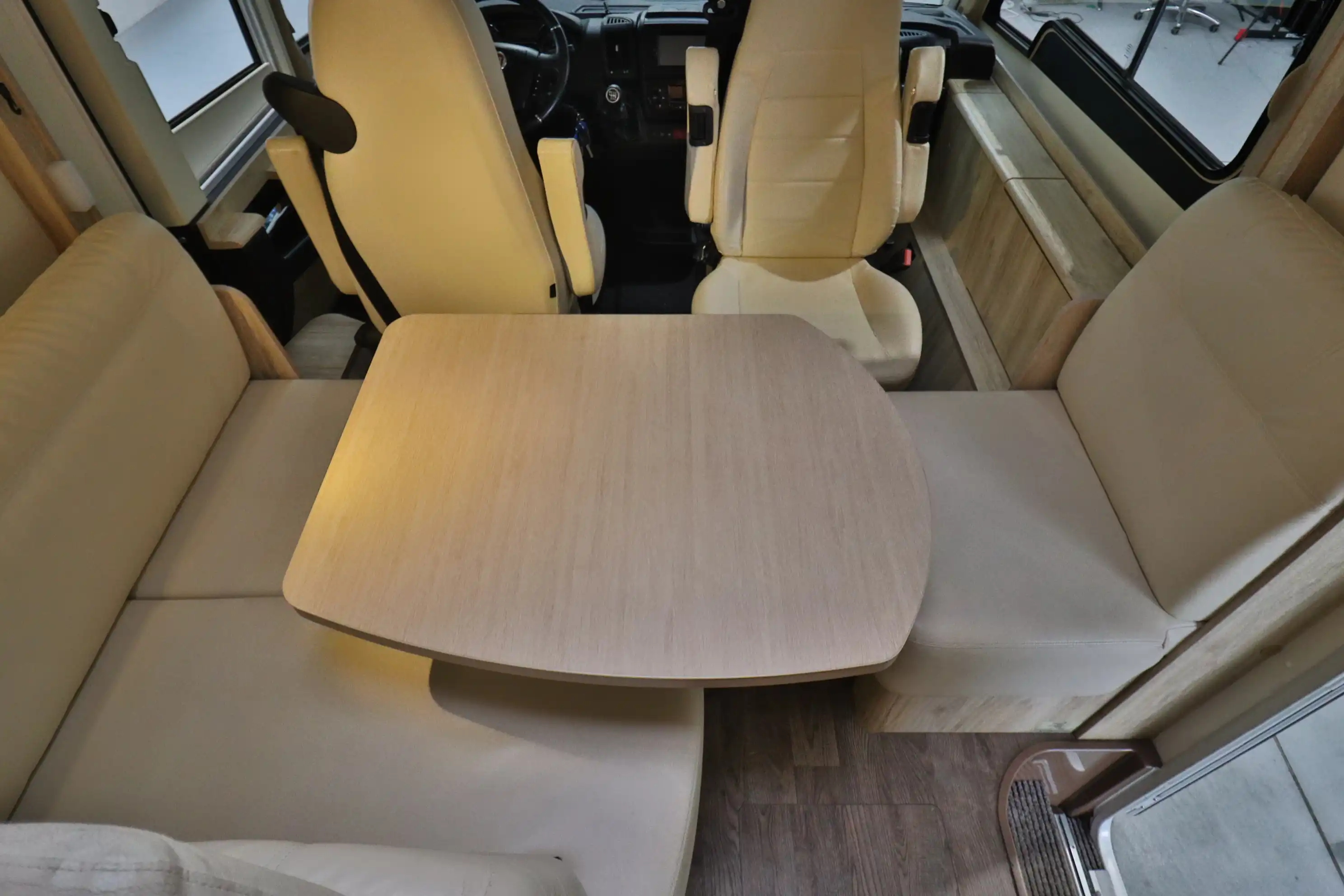 EURAMOBIL IntegraLine  725 QB